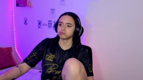 Emily Lindey online show from 04/06/26, 04:21