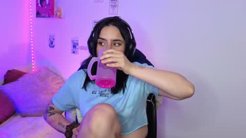 Emily Lindey online show from 04/10/26, 04:17