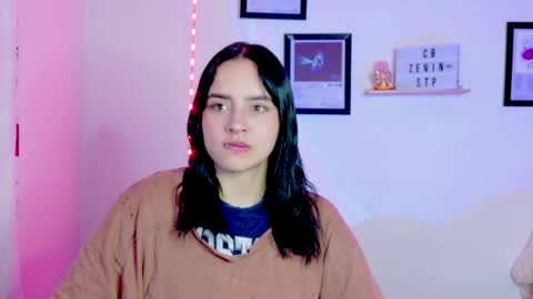 Snapshot of emily_lindey_ chatting on 06/16/26, 06:49 Emily Lindey online show from 06/16/26, 06:49