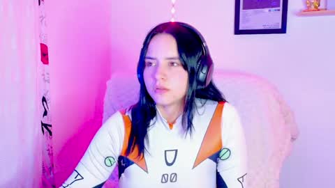 Snapshot of emily_lindey_ chatting on 07/14/26, 10:21 Emily Lindey online show from 07/14/26, 10:21