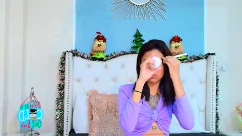 Emily online show from 12/04/25, 08:39