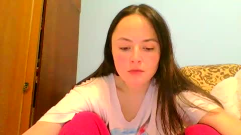 emily_morning_dew online show from 02/11/25, 08:42