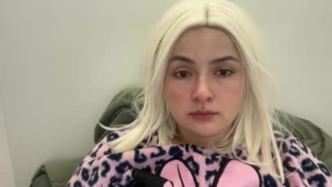 emily_morning_dew online show from 12/04/25, 08:45