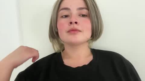 emily_morning_dew online show from 04/24/26, 07:44
