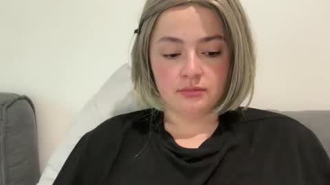 emily_morning_dew online show from 05/19/26, 03:24