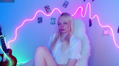 Lia online show from 10/25/25, 11:29