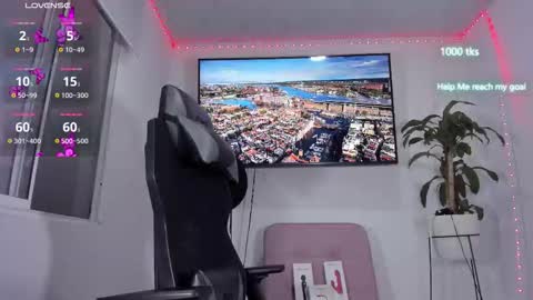 emily_palmeer online show from 12/22/25, 11:18