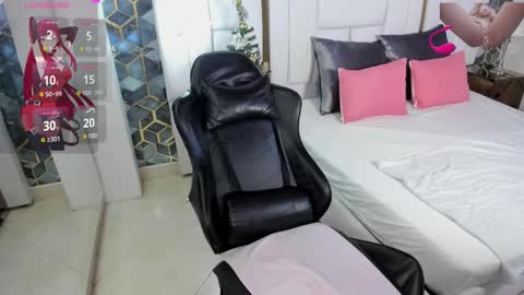 Emily online show from 12/04/25, 09:23