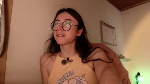 Snapshot of emily_pearl_ chatting on 12/06/24, 09:02 emily_pearl_ online show from 12/06/24, 09:02