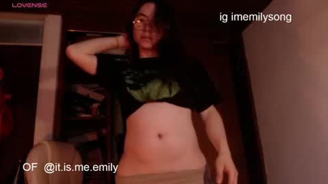 emily_pearl_ online show from 06/19/26, 10:24