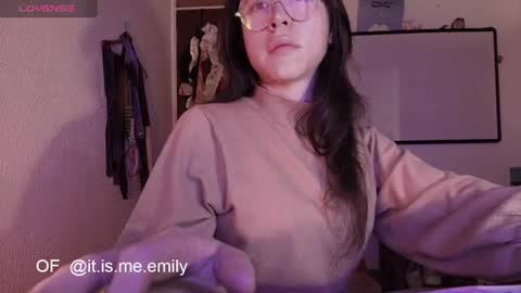 emily_pearl_ online show from 07/13/26, 11:18