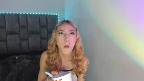 Emi online show from 02/08/26, 06:44