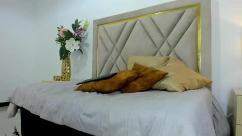 Emily online show from 10/17/25, 07:49