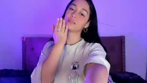 Snapshot of emily_rodriiguez1 chatting on 08/09/26, 11:53 Emi online show from 08/09/26, 11:53