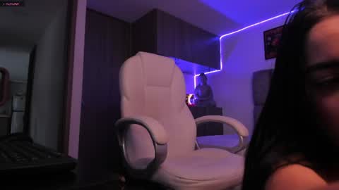 Snapshot of emily_roose_ chatting on 06/19/26, 07:50 Natalia online show from 06/19/26, 07:50