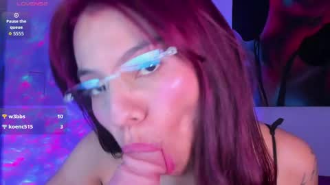 Snapshot of emily_rosinn chatting on 05/17/26, 07:39 Emily online show from 05/17/26, 07:39