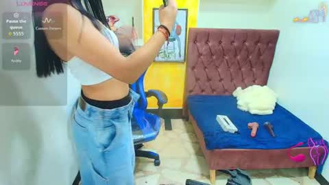 Snapshot of emily_rosse04 chatting on 07/25/26, 01:52 online show from 07/25/26, 01:52