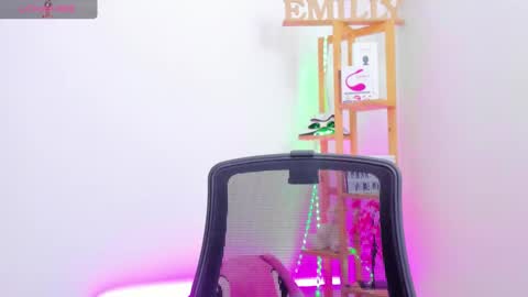 Emily online show from 09/18/25, 03:47