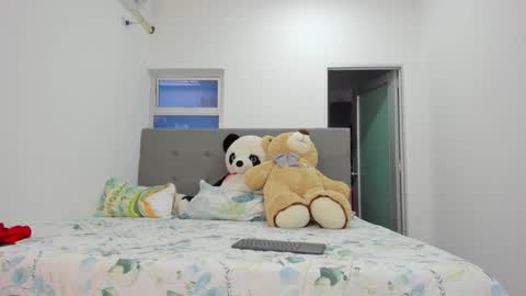 Snapshot of emily_sejmet chatting on 01/21/25, 11:35  SEJMET LOVE online show from 01/21/25, 11:35