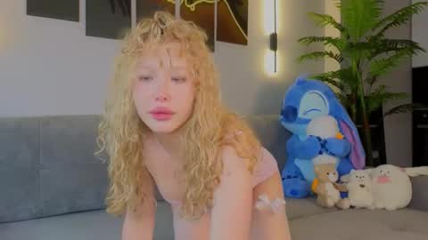 emily shepard online show from 12/01/25, 02:16