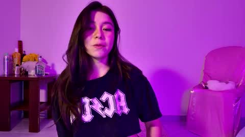 Snapshot of emily_sweet30 chatting on 11/26/25, 10:33 Emily online show from 11/26/25, 10:33