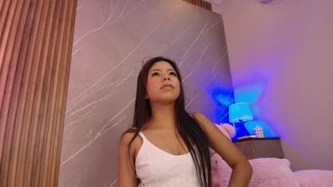Snapshot of emily_sweett12 chatting on 05/27/26, 12:13 Emily online show from 05/27/26, 12:13