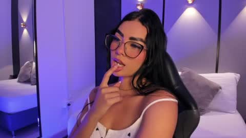 emily_tolson online show from 06/10/26, 07:57