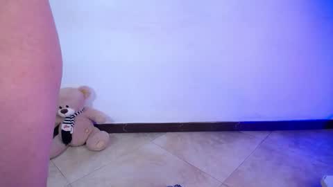 Snapshot of emily_trujillo chatting on 11/12/25, 05:57 Emily Trujillo online show from 11/12/25, 05:57