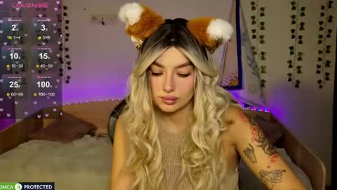 Snapshot of emily_tyler19 chatting on 07/09/26, 01:42 Emily online show from 07/09/26, 01:42
