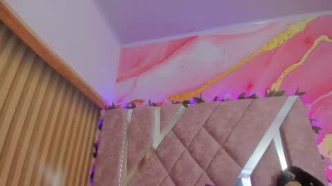 Snapshot of emily_velvet_ chatting on 07/11/26, 06:43 emily_velvet_ online show from 07/11/26, 06:43