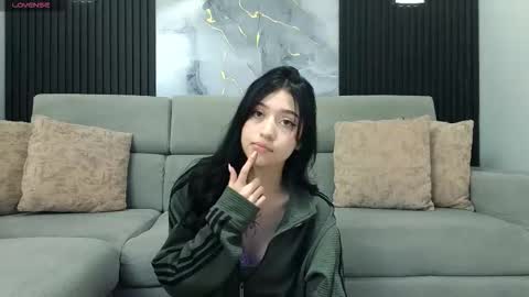 Snapshot of emily_vonvg chatting on 12/02/25, 01:17 Emily online show from 12/02/25, 01:17