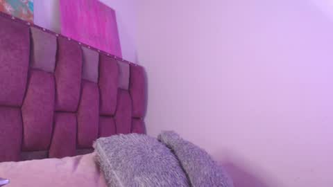 emily_w2 online show from 05/01/26, 04:06