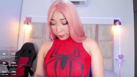 emily_walker4 online show from 10/08/25, 12:58