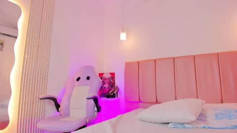 emily_walker4 online show from 03/02/26, 07:15