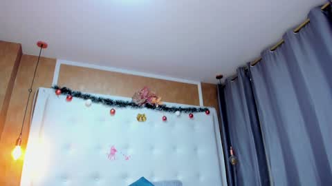 Snapshot of emilyadams0 chatting on 12/06/24, 10:19 emilyadams0 online show from 12/06/24, 10:19