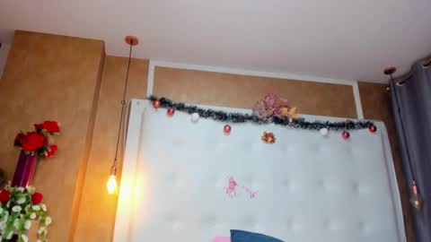 Snapshot of emilyadams0 chatting on 12/11/24, 10:27 emilyadams0 online show from 12/11/24, 10:27