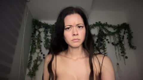 Snapshot of emilyalexa chatting on 06/05/26, 12:33 Emily Alexa online show from 06/05/26, 12:33