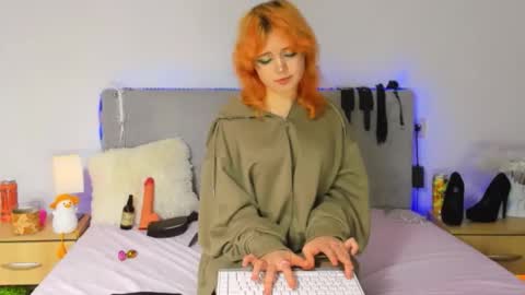 Baby Emelli online show from 11/19/25, 11:32