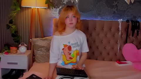 Baby Emelli online show from 12/17/25, 08:20