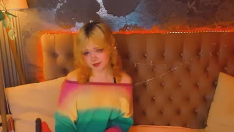 Snapshot of emilyangels chatting on 05/15/26, 06:53 Baby Emelli online show from 05/15/26, 06:53
