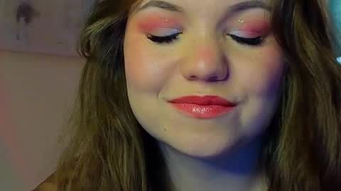 Snapshot of emilyart_ chatting on 12/06/24, 12:12 artist Emily online show from 12/06/24, 12:12