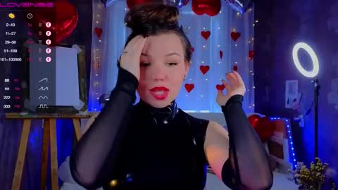 Snapshot of emilyart_ chatting on 02/15/25, 06:02 artist Emily online show from 02/15/25, 06:02