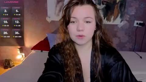 Snapshot of emilyart_ chatting on 07/01/26, 07:02 artist Emily online show from 07/01/26, 07:02