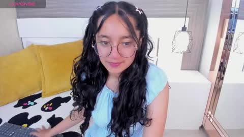 Snapshot of emilyblussh chatting on 03/07/26, 07:44 Emily Bluush online show from 03/07/26, 07:44