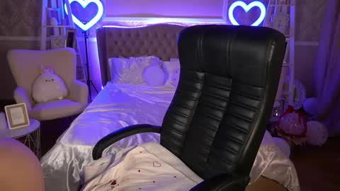 Emy online show from 03/04/25, 06:37