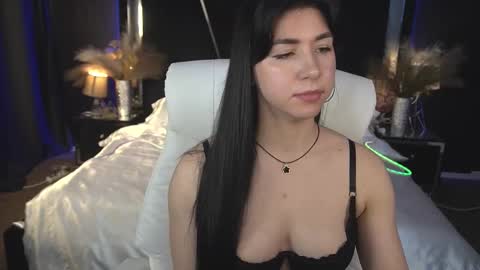 Emy online show from 11/08/25, 07:52