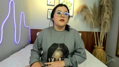 Snapshot of emilycartermd chatting on 05/26/26, 03:46 Emily online show from 05/26/26, 03:46