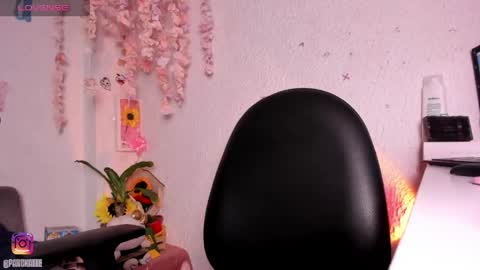 Snapshot of emilycollei chatting on 05/16/26, 04:20 Emily online show from 05/16/26, 04:20