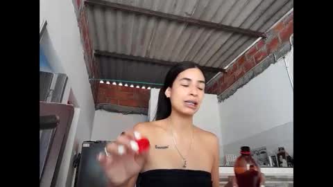 Snapshot of emilydauz chatting on 09/19/25, 06:19 Camila online show from 09/19/25, 06:19