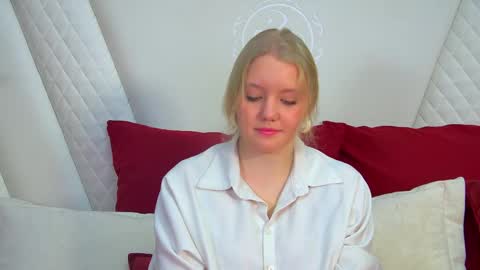 Snapshot of emilyevansen chatting on 12/18/25, 06:52 Emily online show from 12/18/25, 06:52